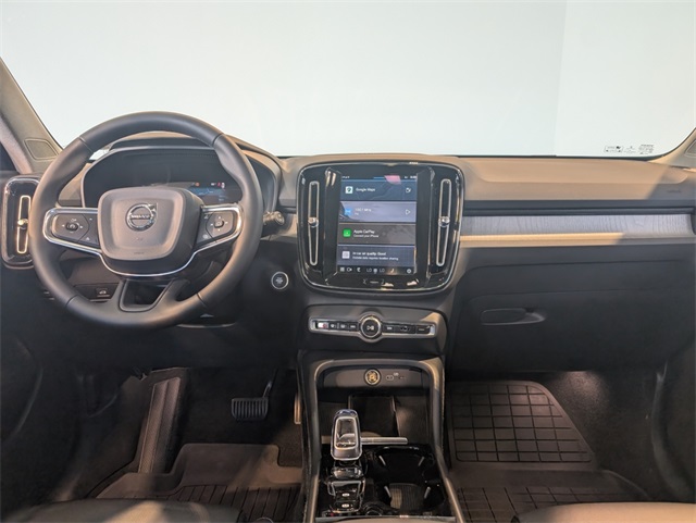 2023 Volvo XC40 Ultimate photo 16