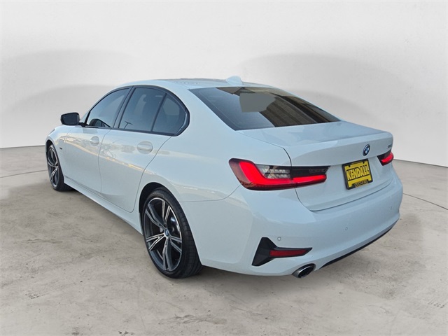 2022 Bmw 330e 3-Series photo 3