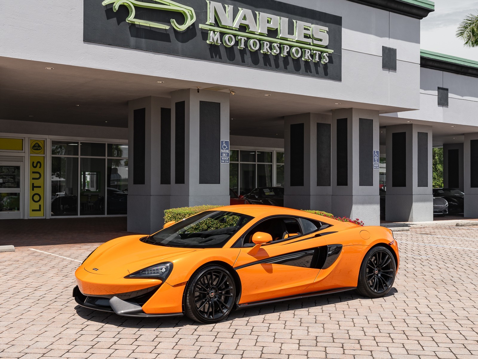 2016 Mclaren 570S Coupe S photo 25