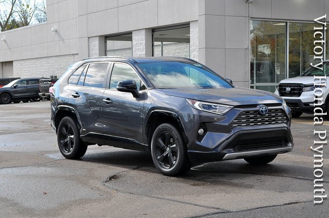 2020 Toyota RAV4 XSE's photo