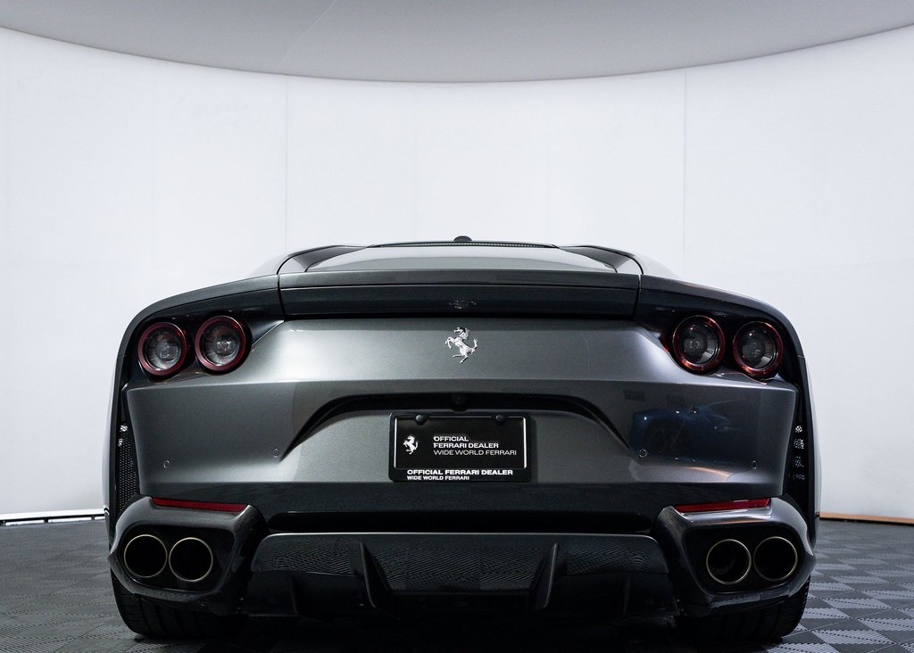 2020 Ferrari 812 Superfast Base photo 8