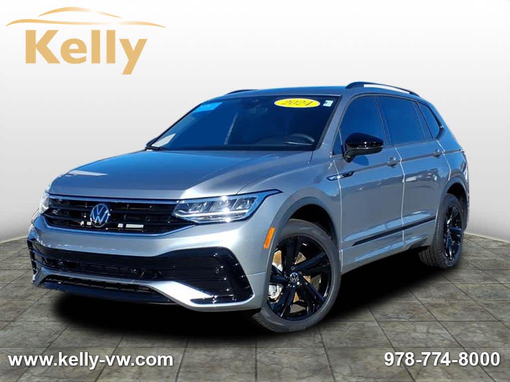 2024 Volkswagen Tiguan SE R-LINE BLACK's photo