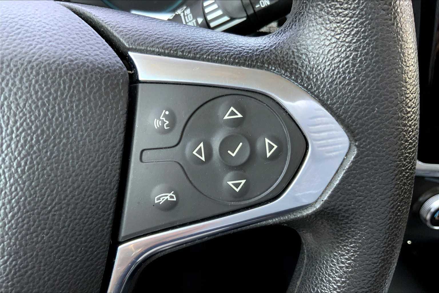 2020 Chevrolet Traverse LS photo 21