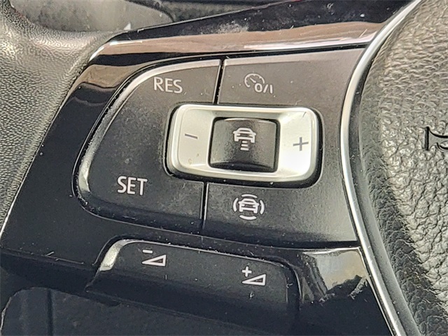 2021 Volkswagen Tiguan SE photo 25