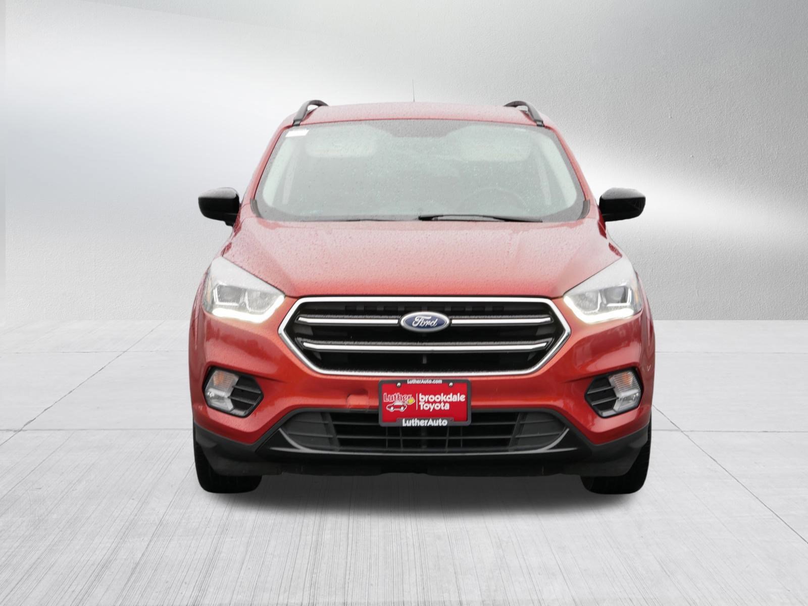 Used 2019 Ford Escape SE with VIN 1FMCU9GD9KUC06150 for sale in Brooklyn Center, Minnesota