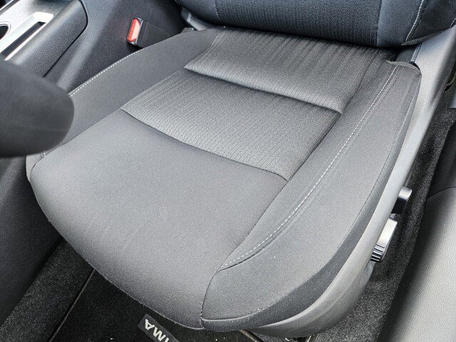 2025 Nissan Altima SV photo 9