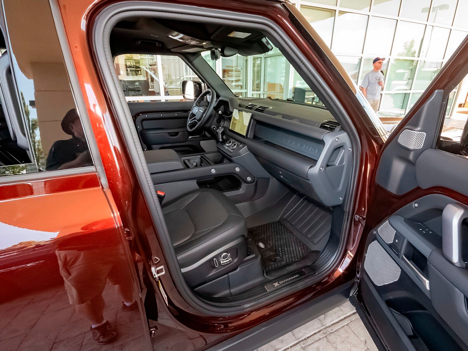 2024 Land Rover Defender 130 X-Dynamic SE photo 41