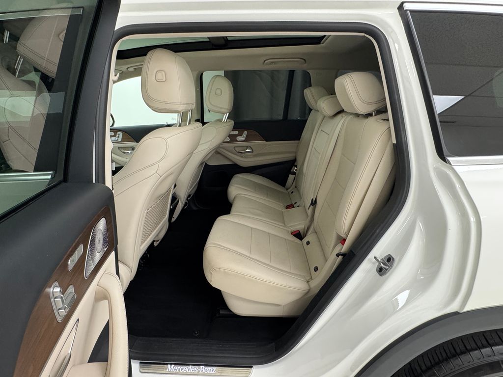 2022 Mercedes Benz GLS 450 4MATIC photo 12