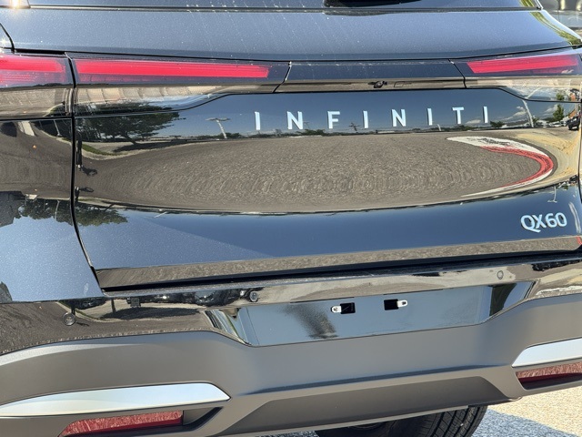 2026 Infiniti QX60 Luxe photo 2