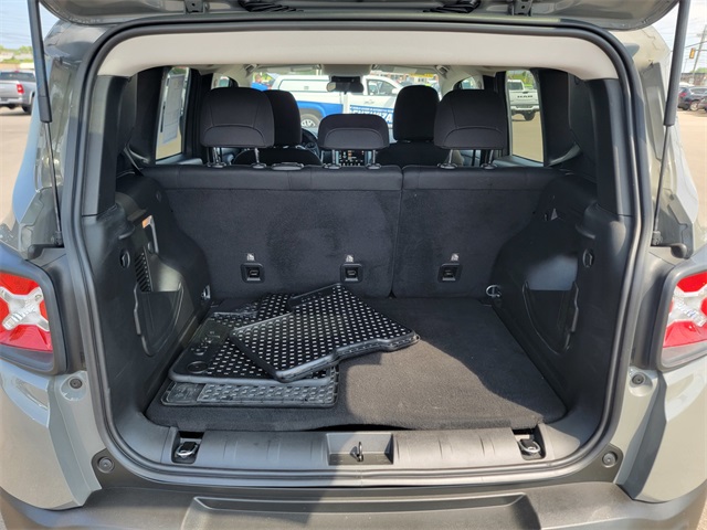 2022 Jeep Renegade Latitude photo 16