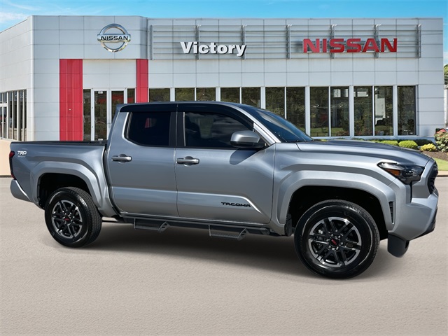 2025 Toyota Tacoma TRD Sport photo 2