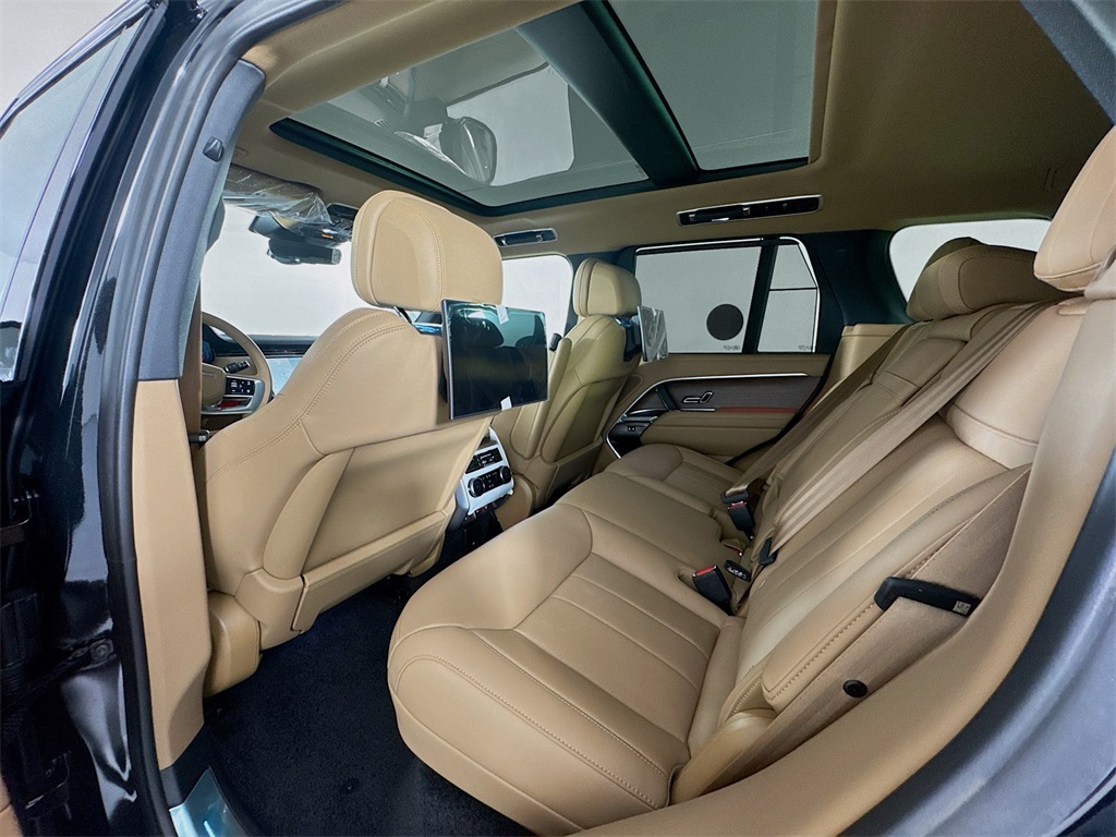 2025 Land Rover Range Rover SE photo 19