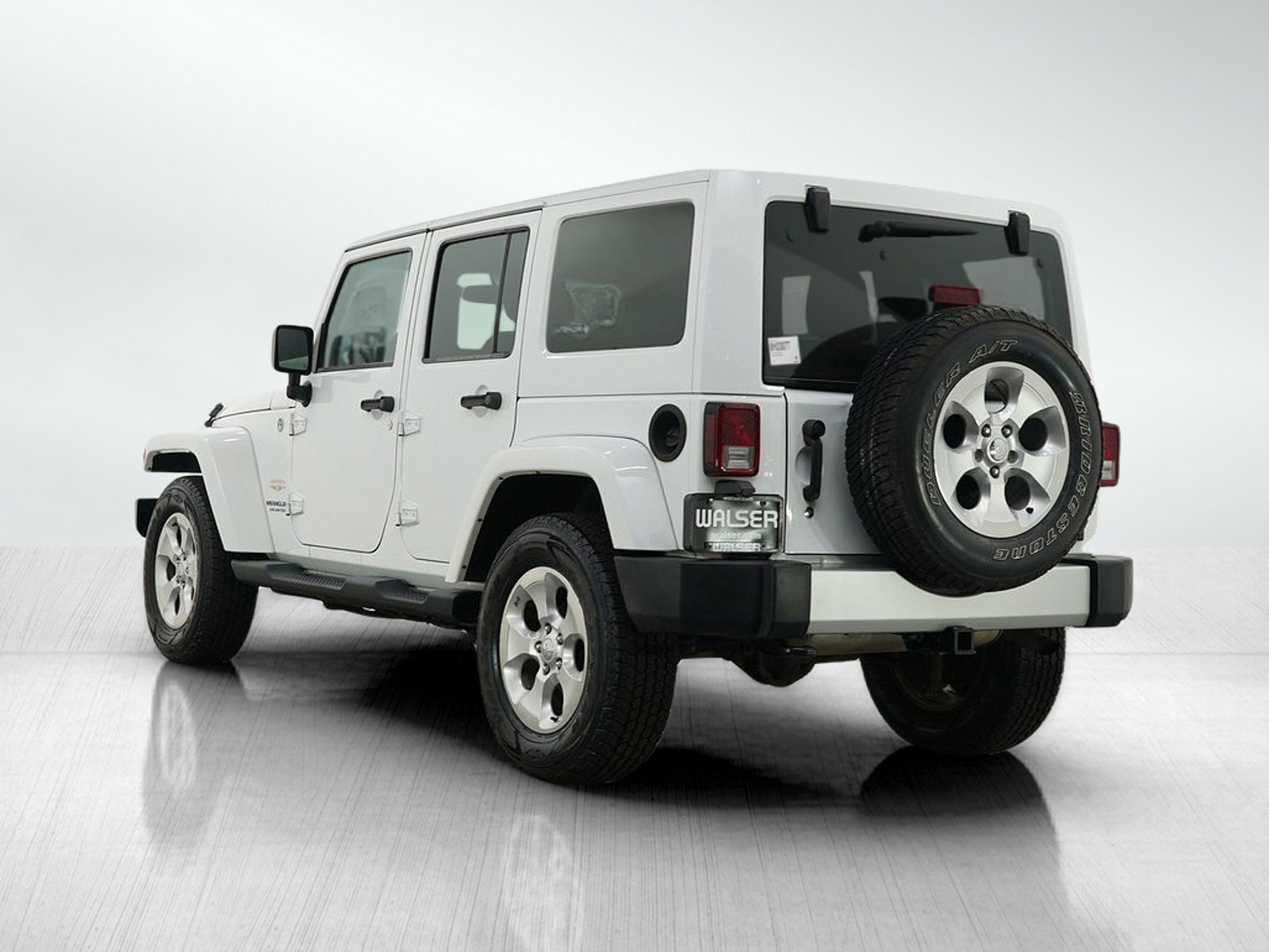 2014 Jeep Wrangler Unlimited Sahara photo 3