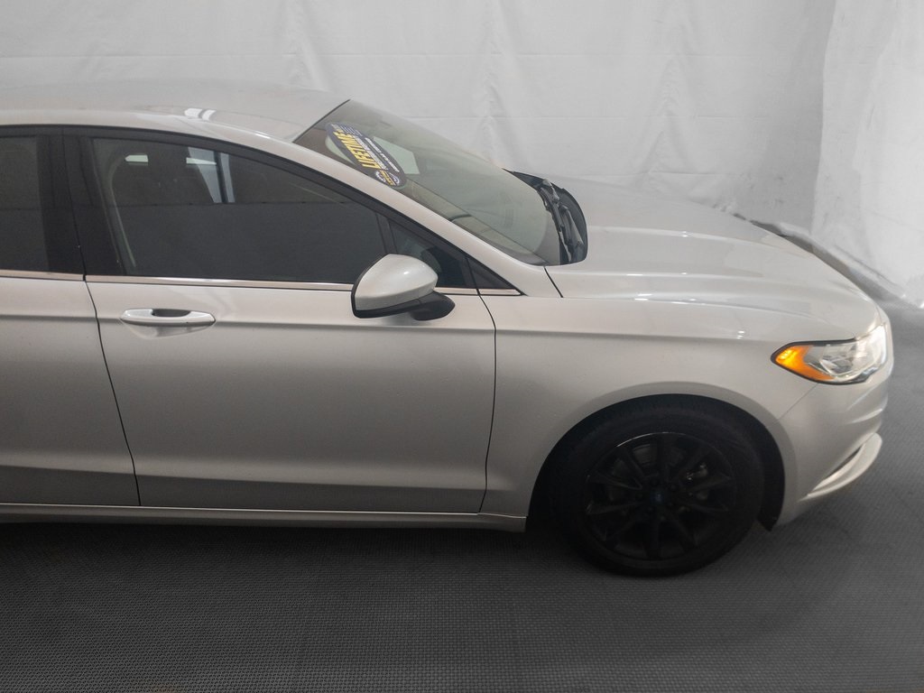 2017 Ford Fusion SE photo 4