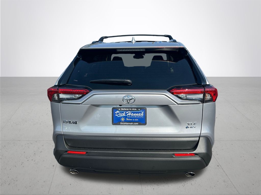 2025 Toyota RAV4 Hybrid XLE photo 8
