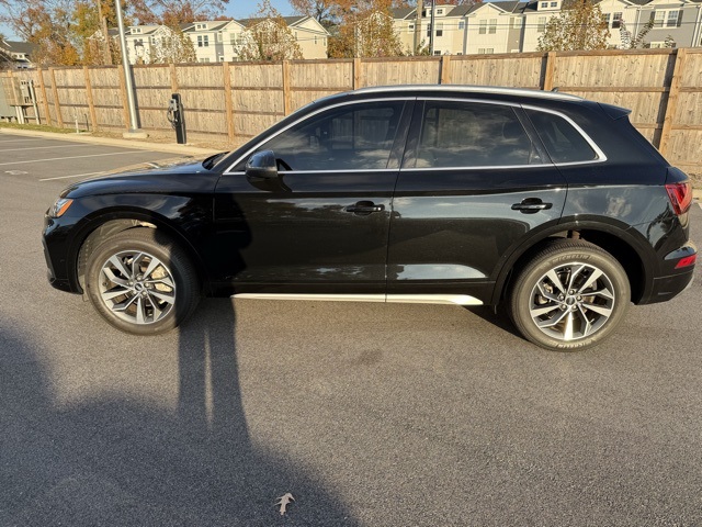 2021 Audi Q5 45 Premium Plus photo 2