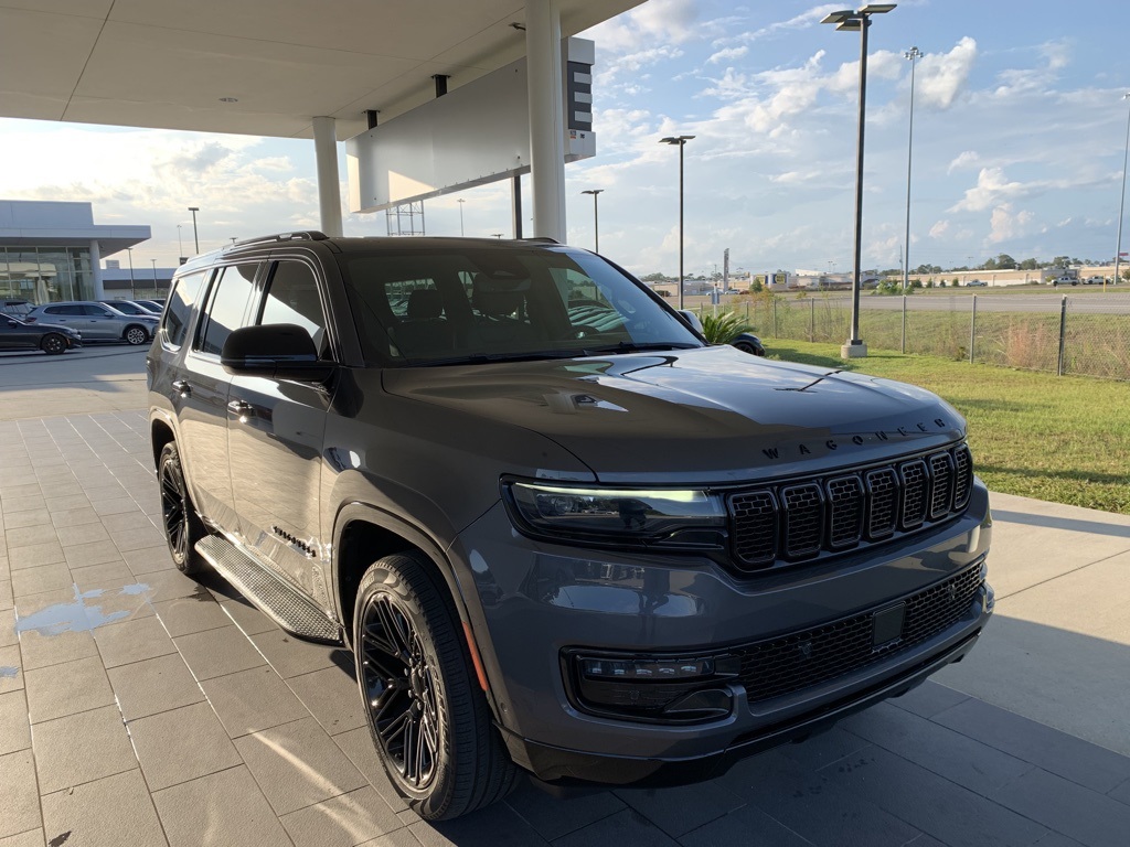 2023 Jeep Wagoneer Series II Carbide photo 3