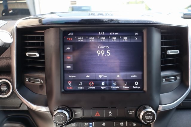 2020 Ram 2500 Laramie photo 25