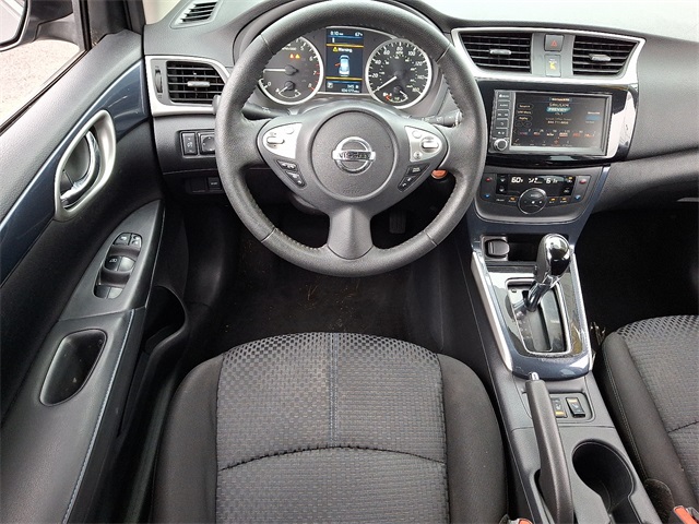 2019 Nissan Sentra SR photo 17