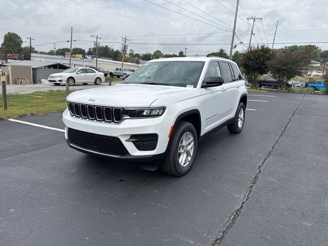 2025 Jeep Grand Cherokee Laredo X photo 3