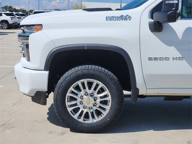 2023 Chevrolet Silverado 2500HD High Country photo 9
