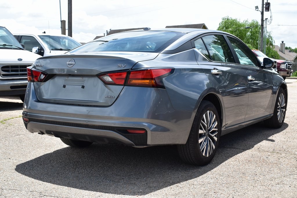 2023 Nissan Altima 2.5 SV photo 5