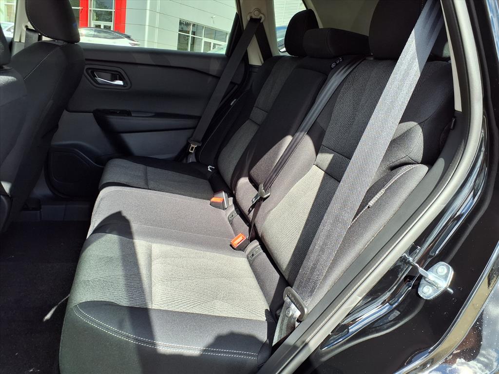2026 Nissan Rogue SV photo 4
