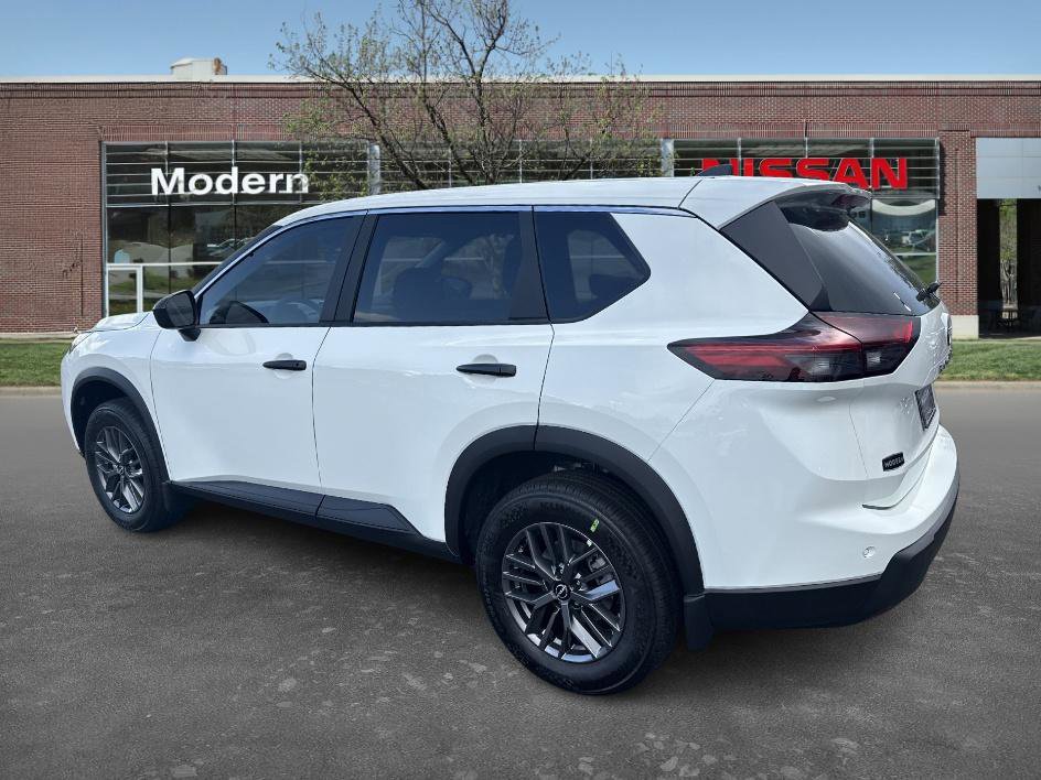 2025 Nissan Rogue S photo 2