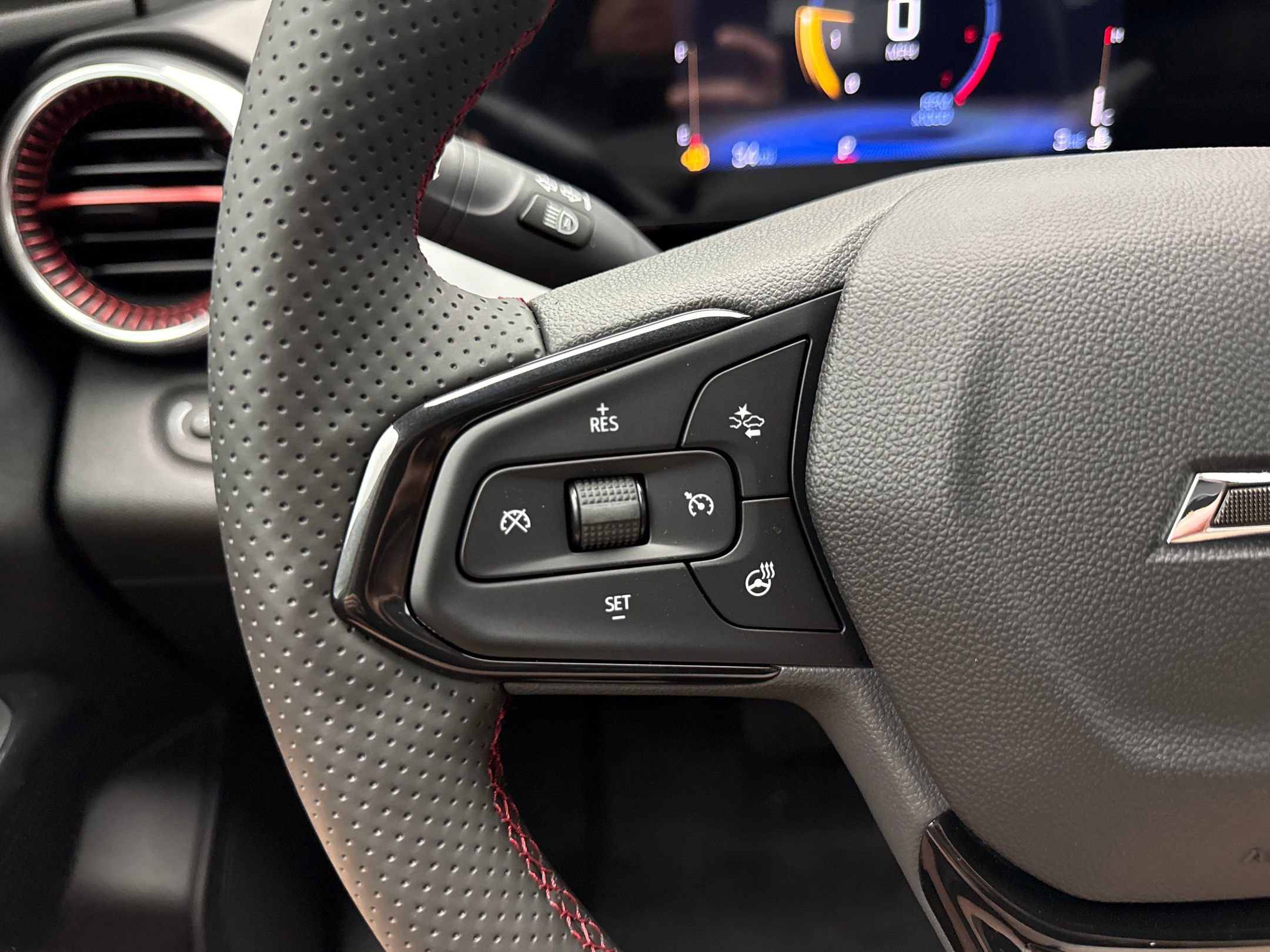 2025 Chevrolet Trax photo 17