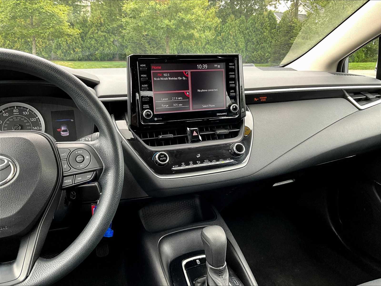 2022 Toyota Corolla LE photo 18