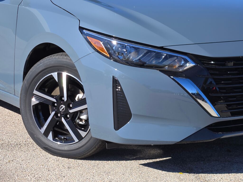 2025 Nissan Sentra SV photo 3