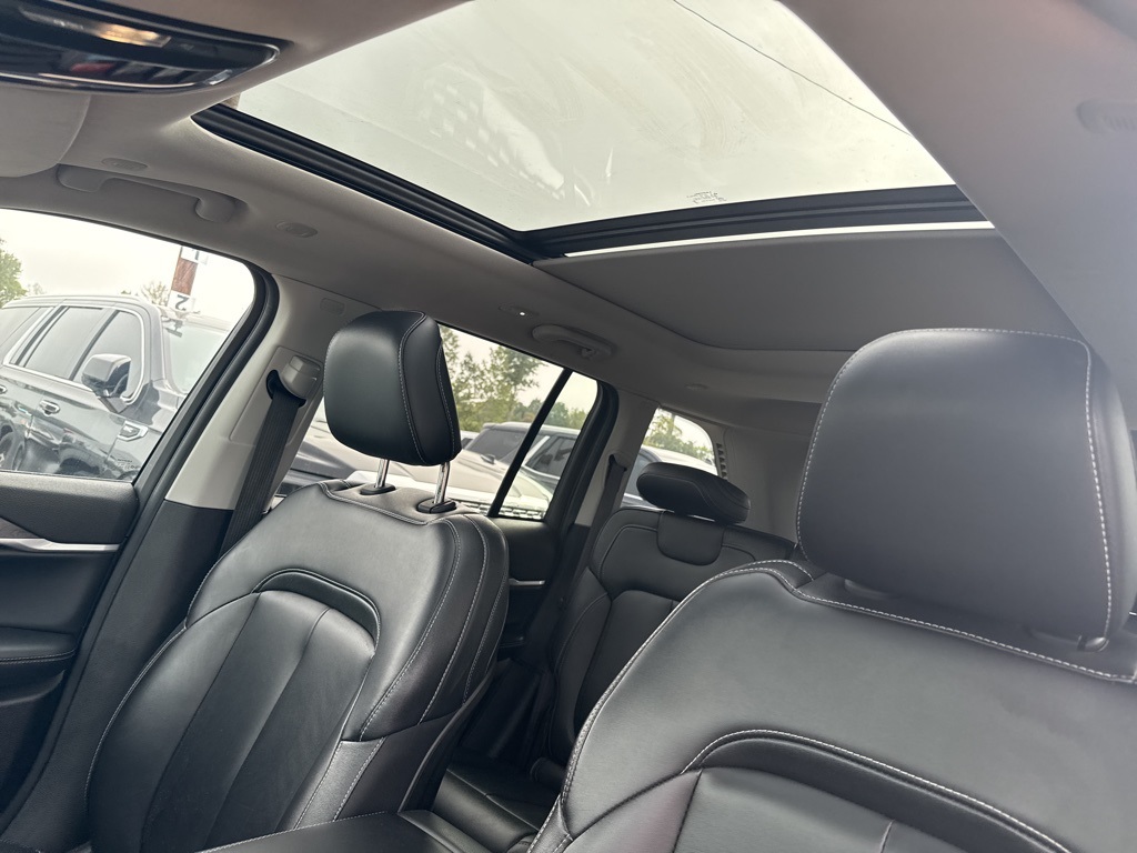 2023 Jeep Cherokee 4xe photo 4