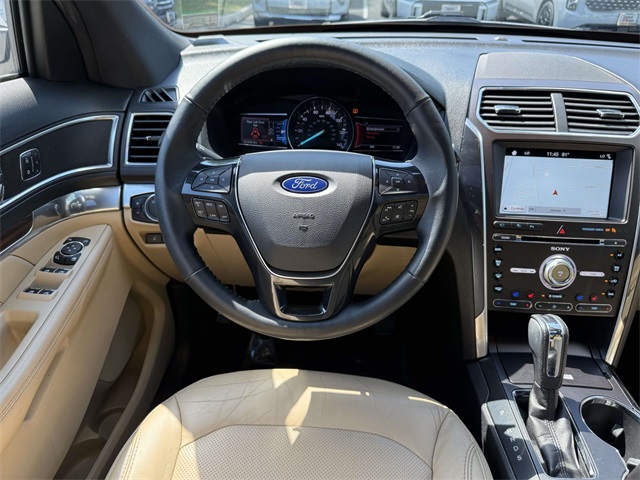 2017 Ford Explorer Limited photo 13