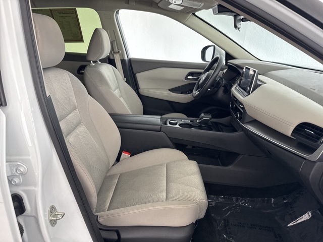 2024 Nissan Rogue SV photo 18