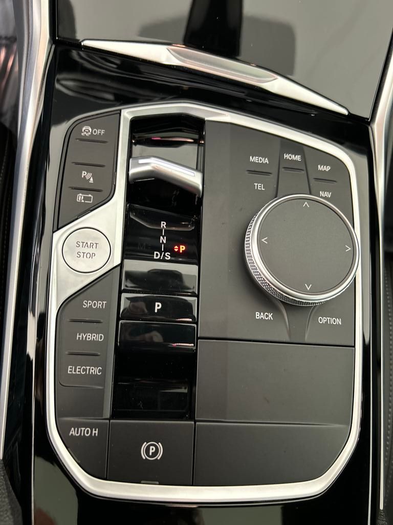 2024 Bmw 330e xDrive photo 28