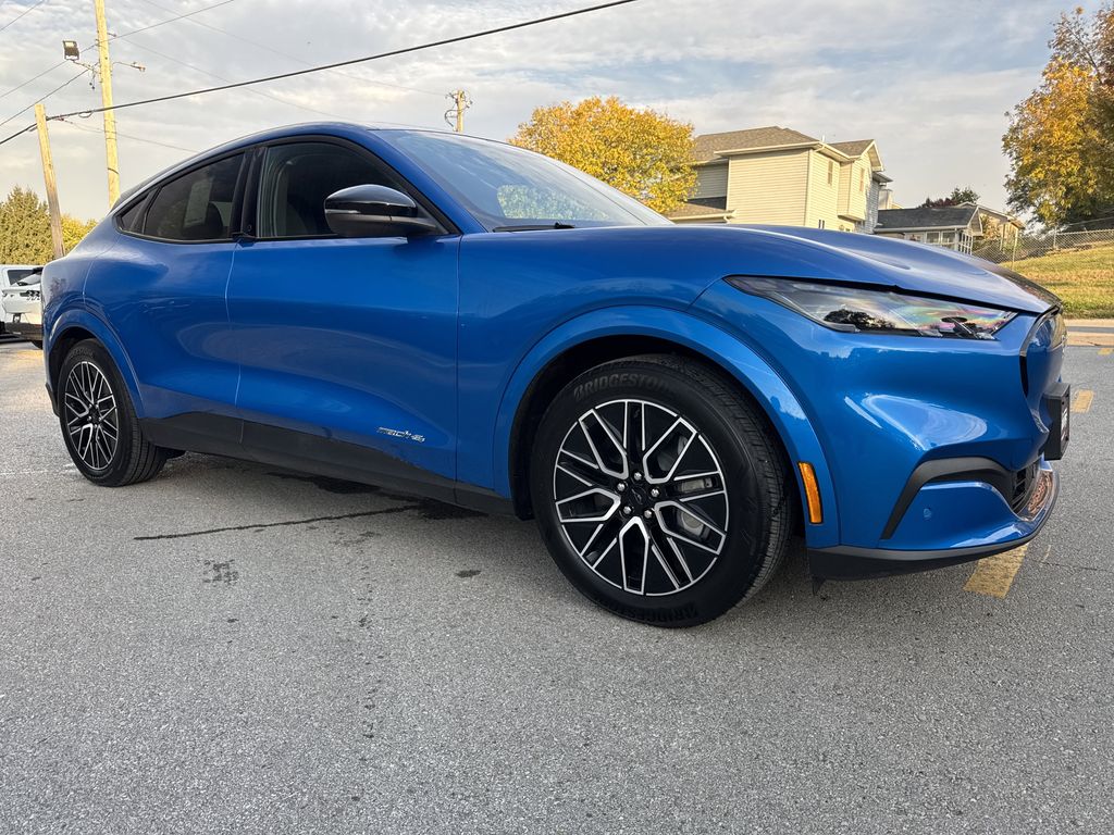 2025 Ford Mustang Mach-E Premium photo 3