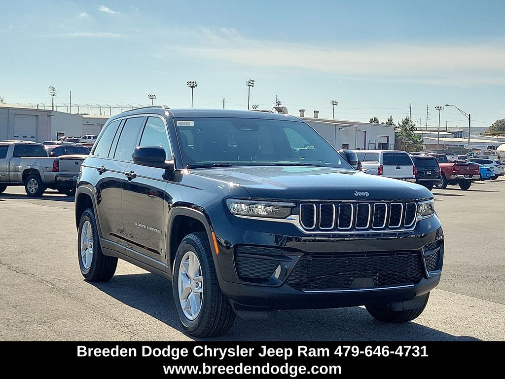 2025 Jeep Grand Cherokee Laredo's photo