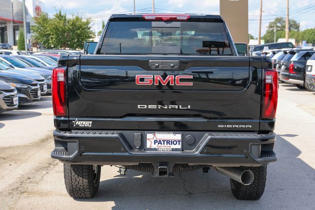 2026 Gmc Sierra 2500 HD Denali photo 4
