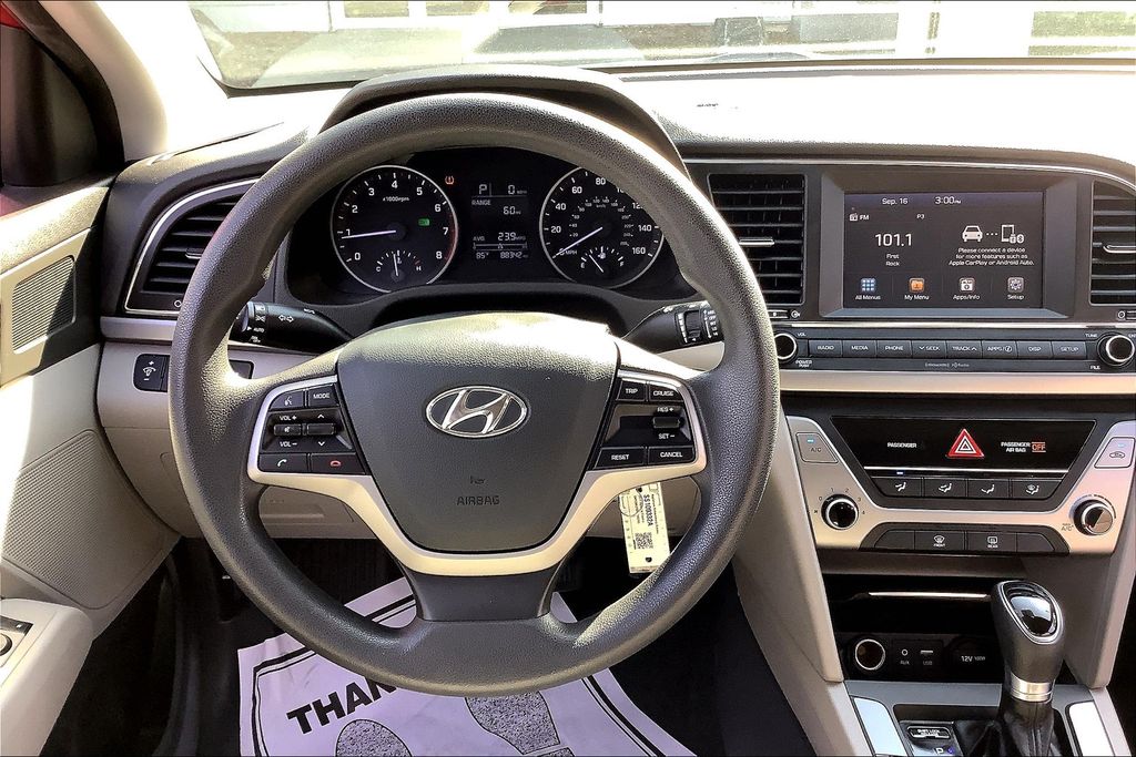 2017 Hyundai Elantra SE photo 4