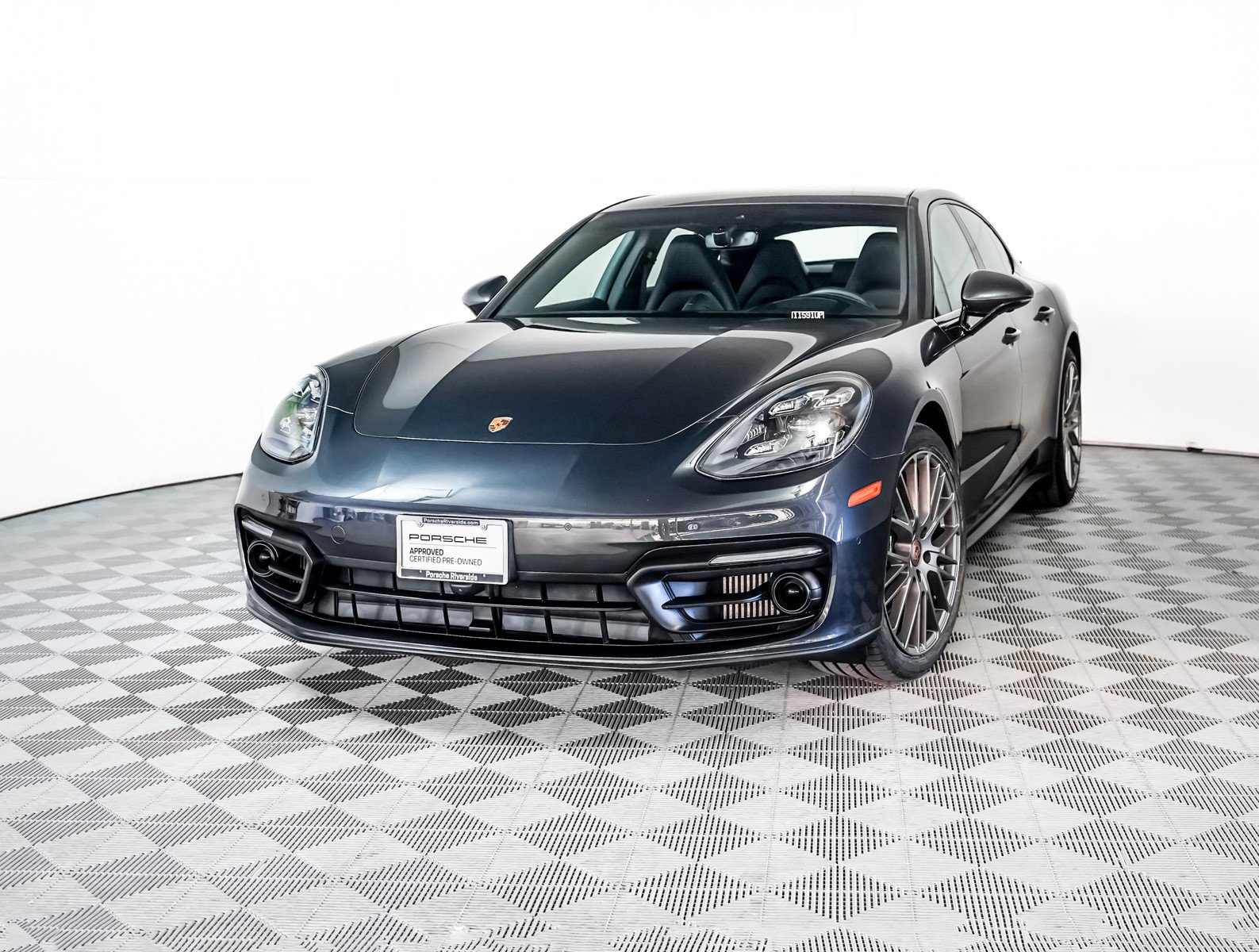 2023 Porsche Panamera Platinum Edition's photo
