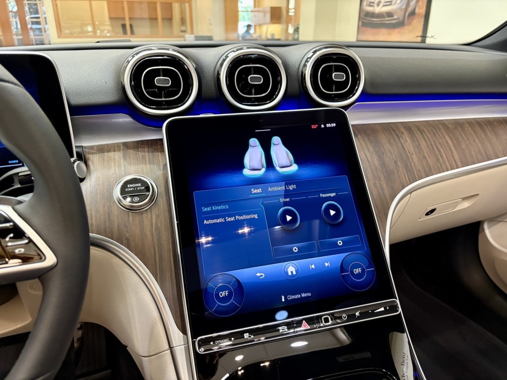 2025 Mercedes Benz C 300 photo 14