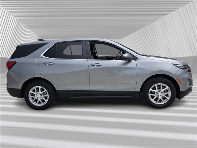 2023 Chevrolet Equinox LT photo 2