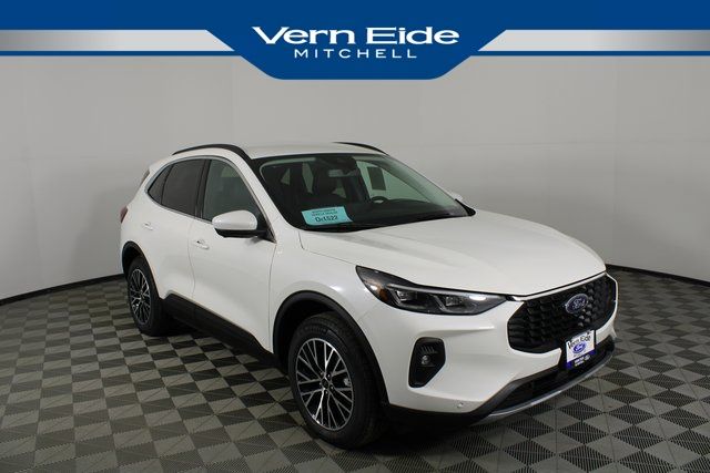 2025 Ford Escape PHEV's photo