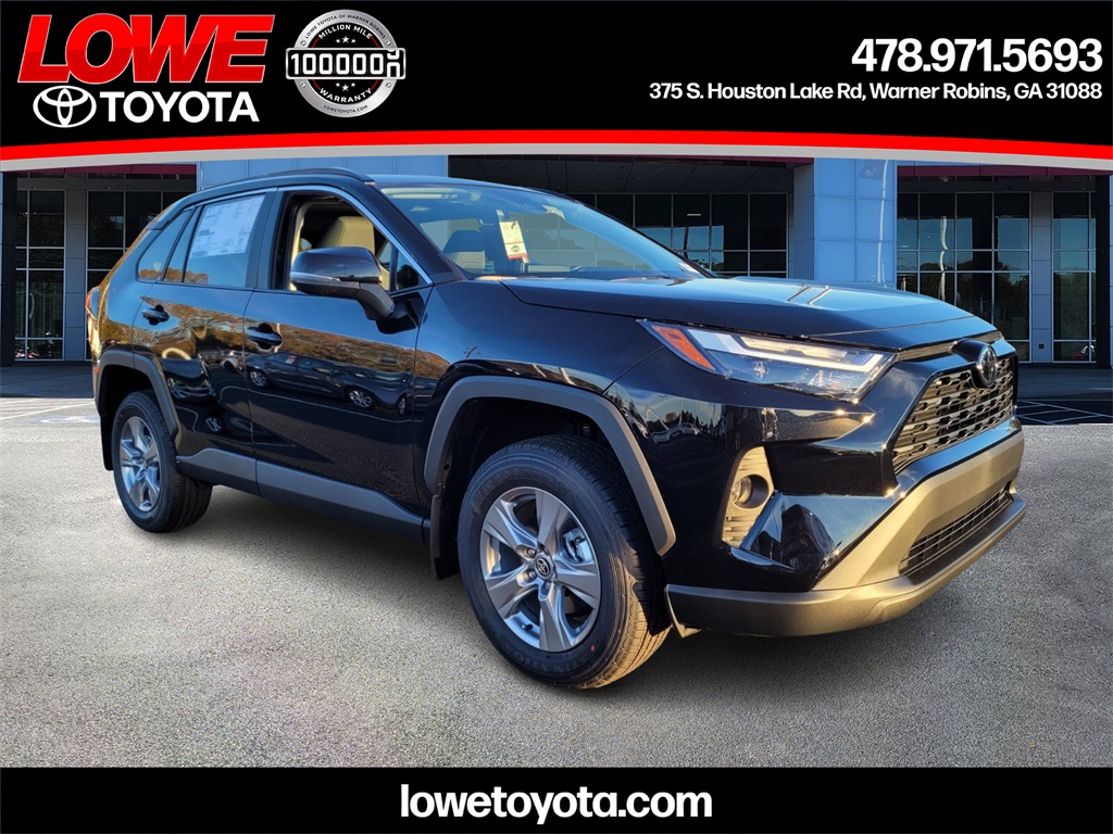 2025 Toyota RAV4 XLE's photo