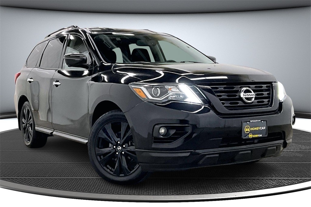 2018 Nissan Pathfinder SL's photo