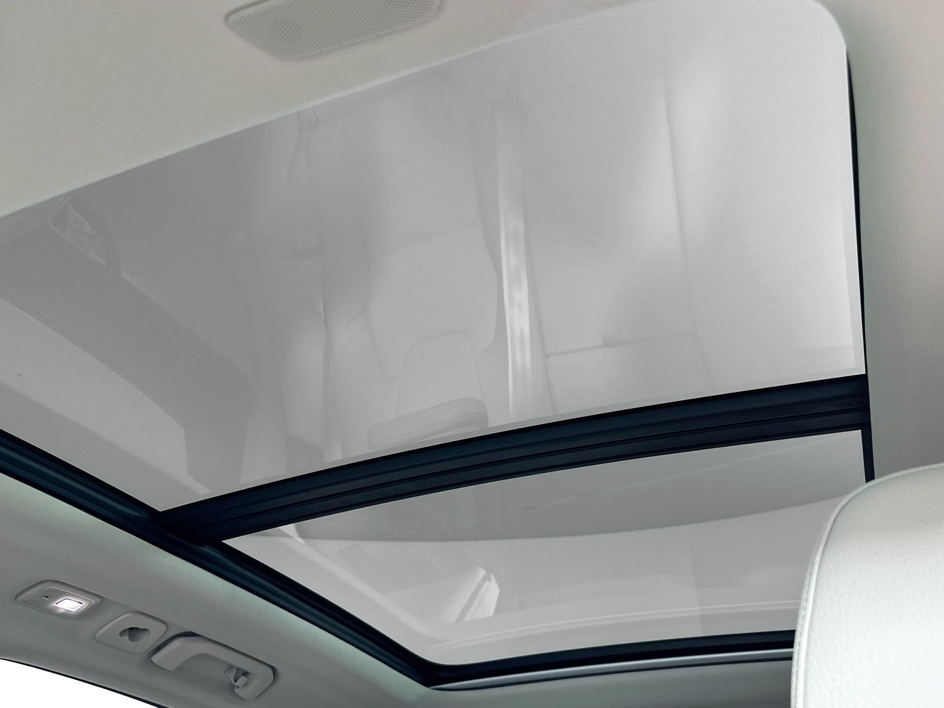 2025 Volvo XC60 B5 Plus photo 17