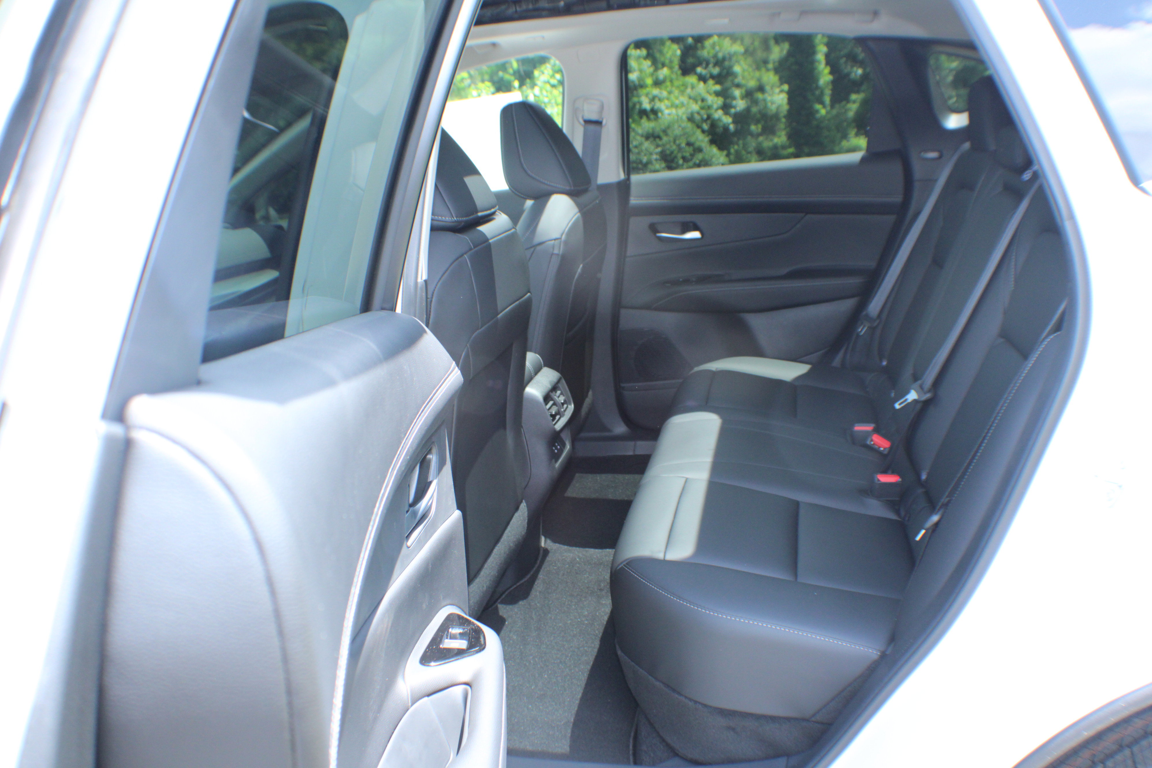 2025 Nissan Murano SL photo 14