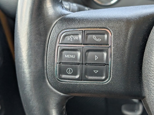 2015 Jeep Wrangler Unlimited Sahara photo 17