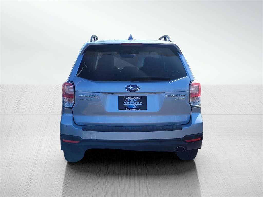 2017 Subaru Forester 2.5i Touring photo 5