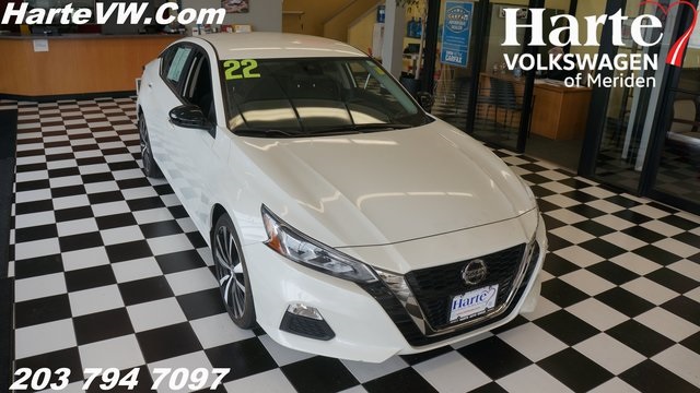 Used 2022 White Nissan 2.5 SR image 1